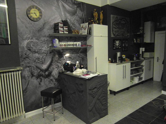 Reception of tattoo shop in Malmö