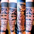 En cover-up och maori-inspirerad tatuering